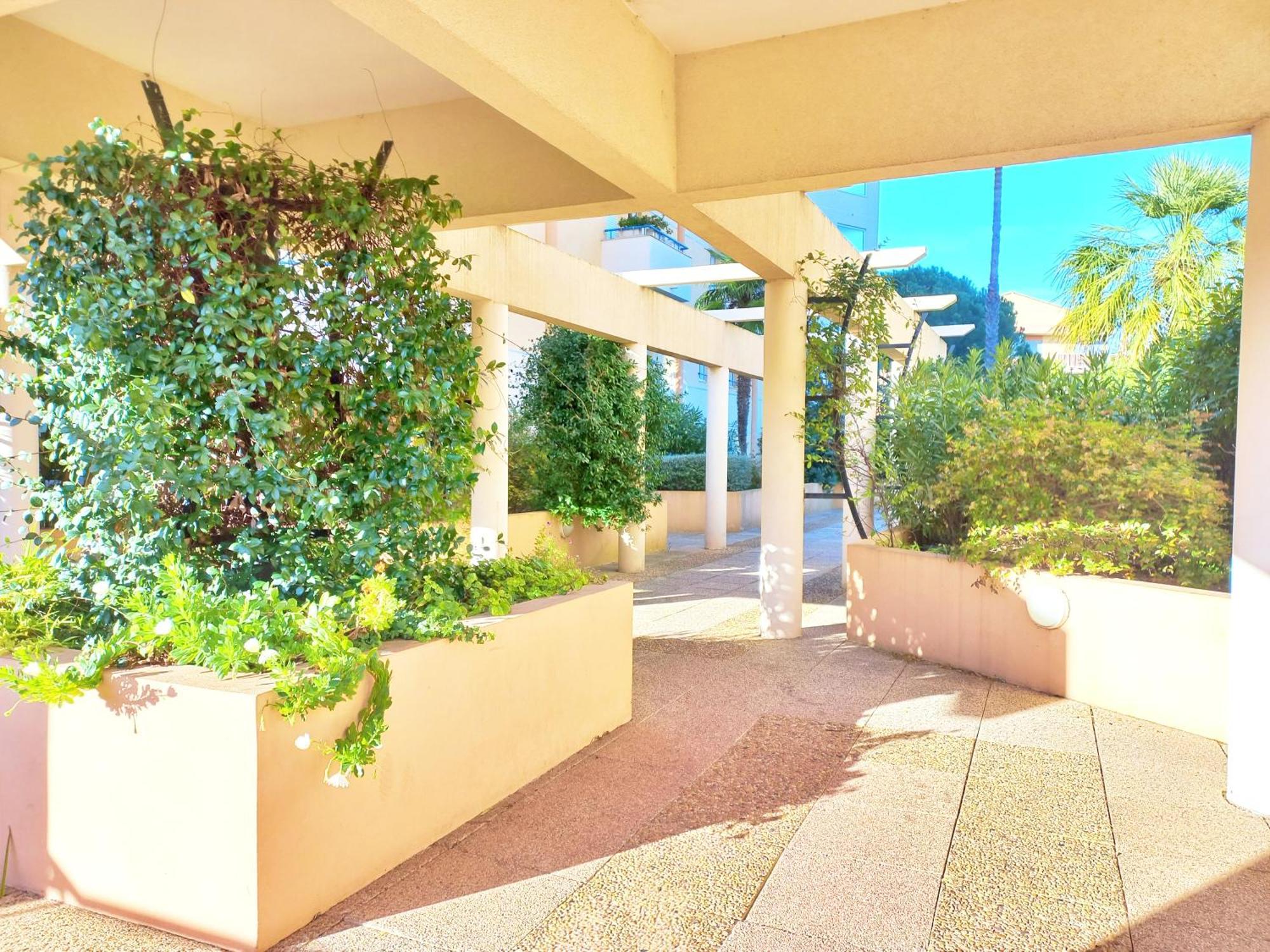 Caresse D'azur - Classe 2 Etoiles Fréjus